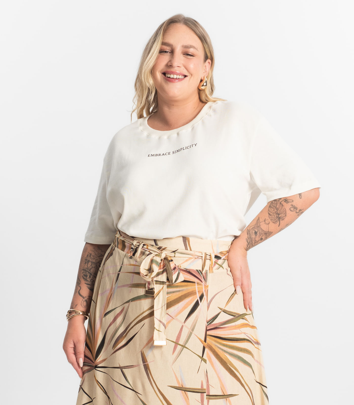 T- Shirt Feminina Plus Size Secret Glam Bege